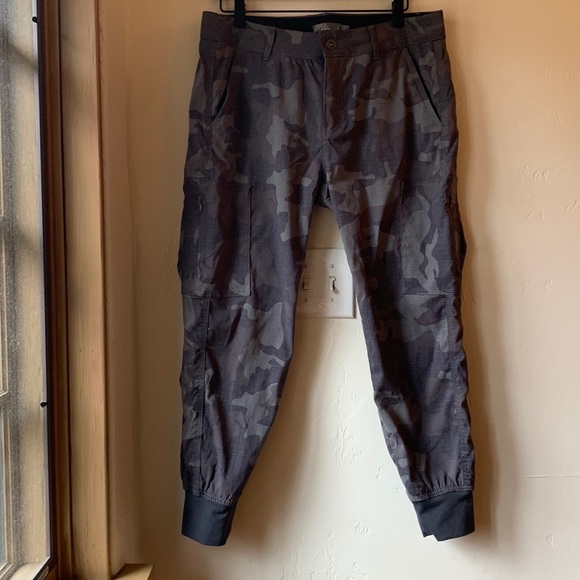 Prana joggers in slate camo - Picture 1 of 9